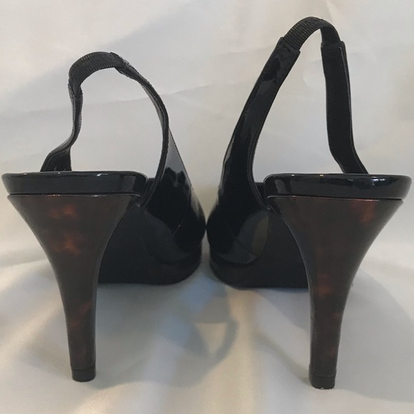 Black Patent leather sling back pumps - Picture 3 of 7